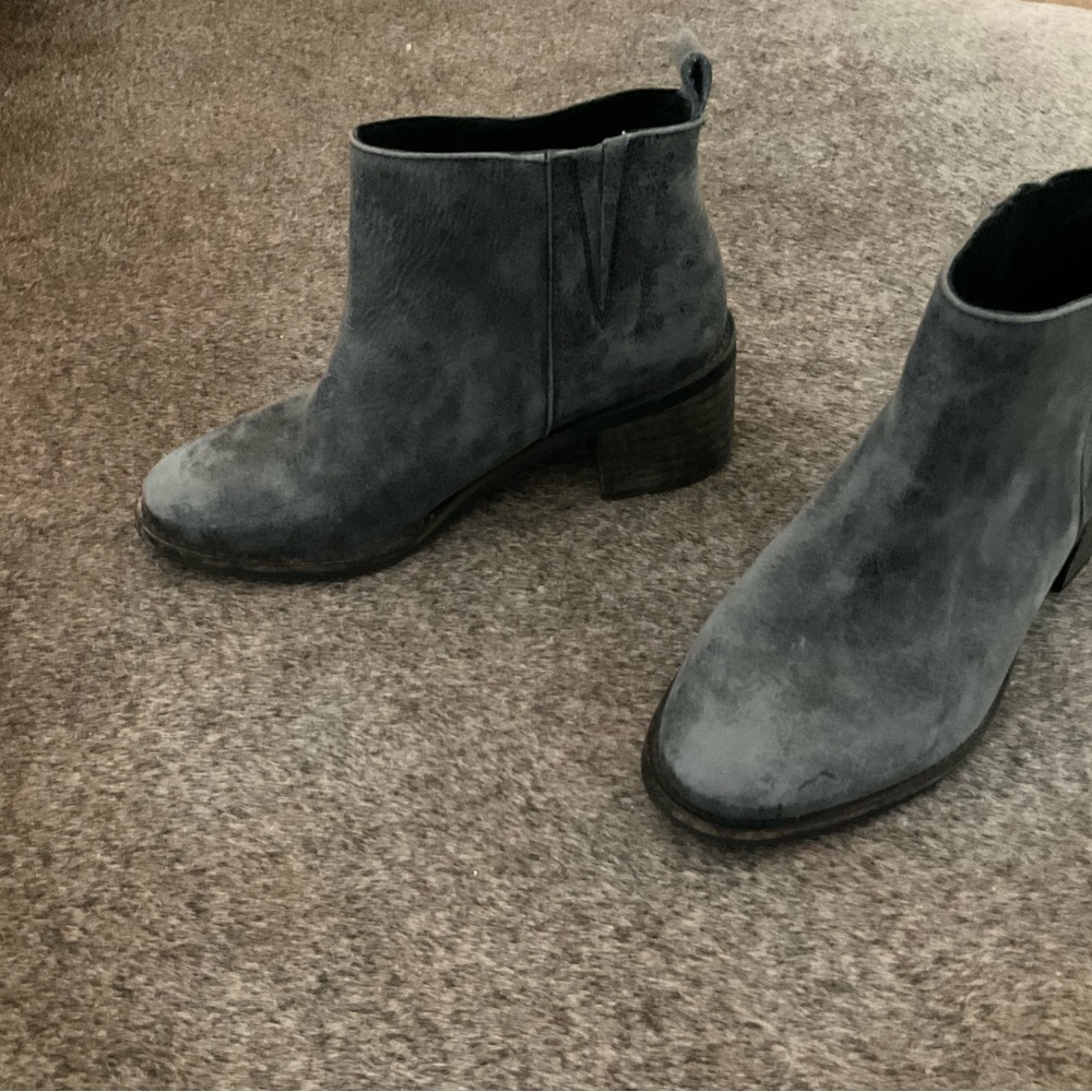 Gray Leather Bootie with removable western buckle attachment. Size 6